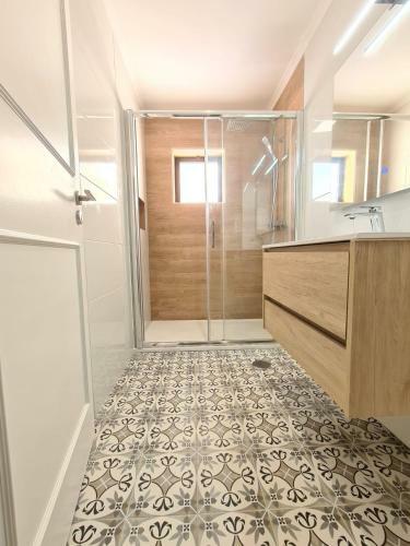 Central And New Fancy 2 Bedroom Apart.w/ 2 Wc