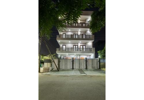 Apartamento Bluo Cozy Studio - City Centre Noida
