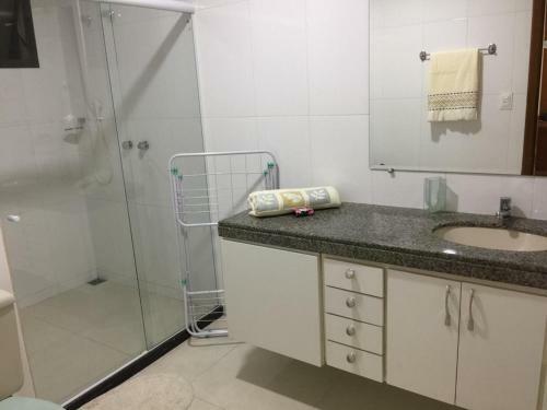 Apartamento de 2 Quartos de Frente Para O Mar
