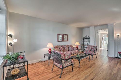 Apartamento Riverfront Studio With Private Patio And Garden!