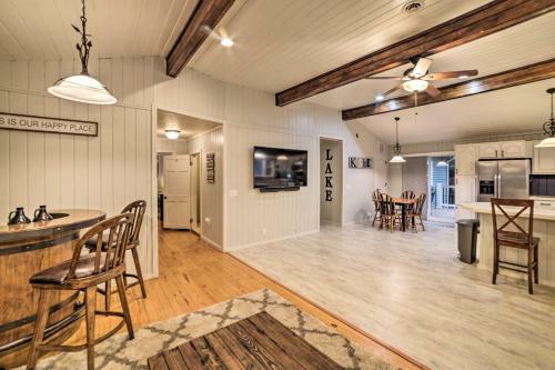 Benton House With Grill, Private Dock And Lake Access!