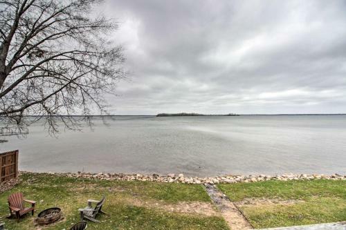 Luxe Breezy Point Escape With Dock And Fire Pit!