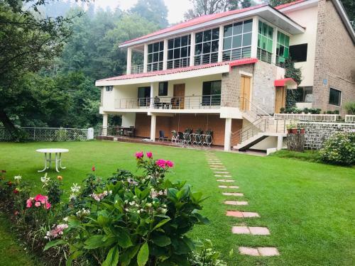H.m.h Lodges & Hotel Resort