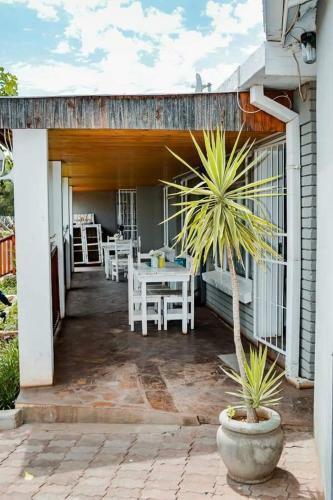 Hostal La Maison Guest House