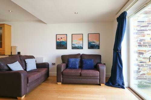 Apartment By The Beach, Courtyard Garden