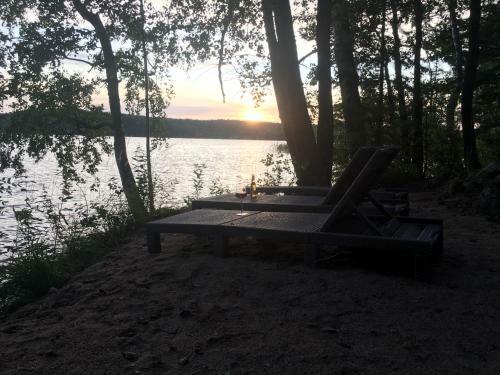 Antinkallio Lakeside Cape