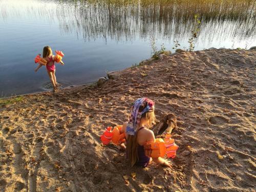 Antinkallio Lakeside Cape