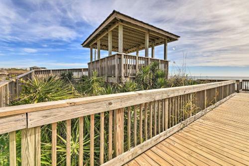 Apartamento Oceanside Emerald Isle Condo, Steps To Beach!