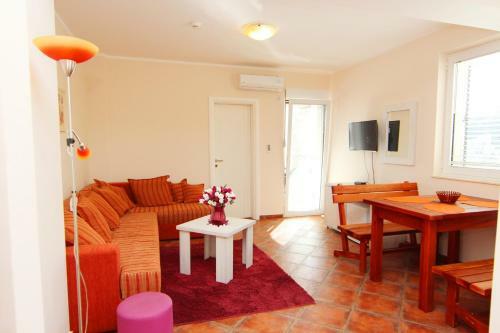 Mila & Aleksandr Apartments