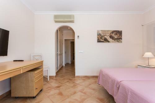 T2 Tennis Apartment