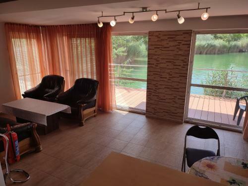 Hostal Thermalpark Lake Apartments