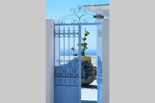 Villa Lodras' House, Genuine Santorini Experience
