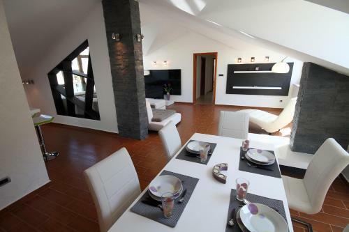 Hostal Domador Rooms & Apartments