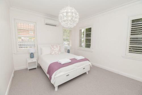 Benview Cottage, 3 Large Living Areas, Sleeps 8, Cbd