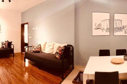 Garden Apartment With Jacuzzi In Rechavia