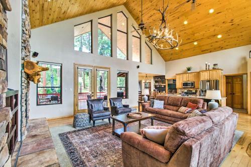 Upscale Pinetop Cabin With Game Room And Fire Pit