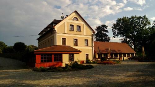 Hostal Pension Mlyn Stare Mitrovice