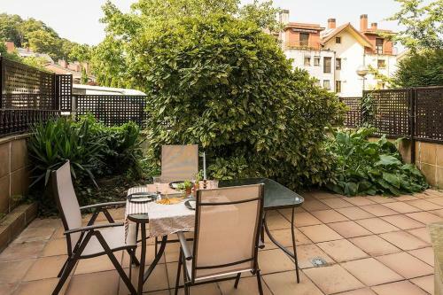 New Apartment & Terrace. Steps To Ondarreta Beach