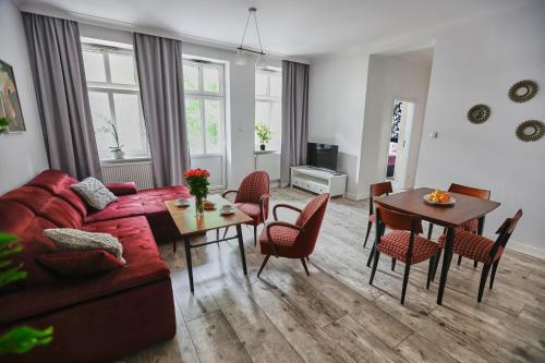 Czerwony Apartament de Lux Dla 4 Os�b Chorz�w Katowice