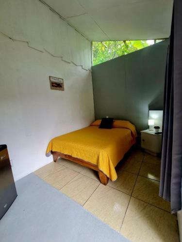 Laville Budged Room With Shared Bathroom