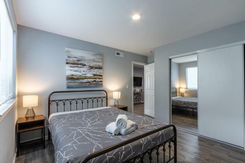 @ Marbella Lane - Cozy Home With Modern Touch
