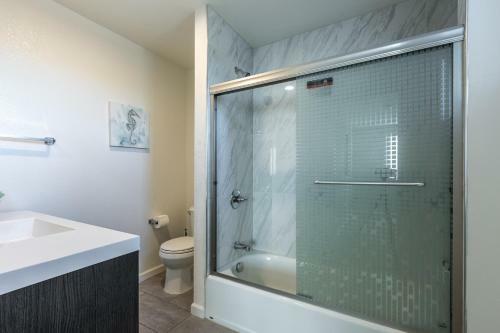 @ Marbella Lane - Cozy Home With Modern Touch