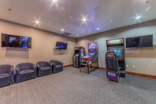 #561- Village, Recently Remodeled, 2bed 2bath, Pool & Spa
