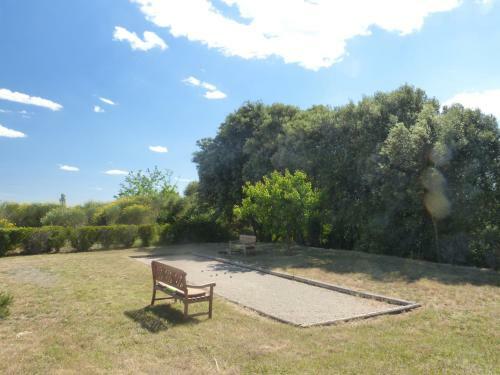 Location de Vacances Proche Uz�s Tr�s Tranquille Piscine Privative