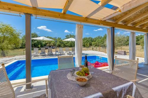 Holiday House Krase With Private Pool