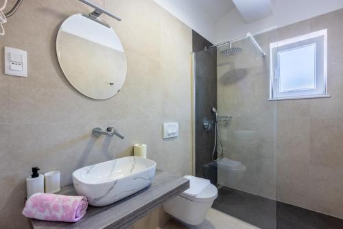 Luxury Apartments Lovorka 3 & 4***/****