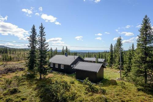 Cottage Right Next To Cross Country Tracks