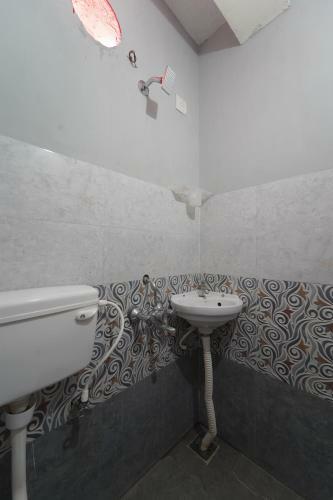Hotel Maahi Stays