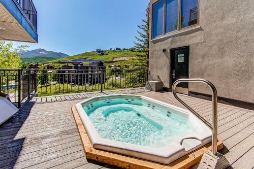 Hotel Snowmass Escape