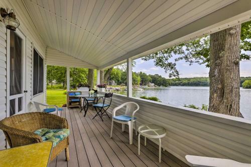 Lakefront Cottage With Covered Porch And Dock!