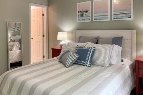 Sea Colony --- 3606 Round Robin Way