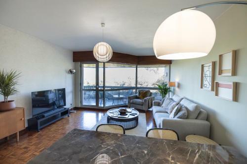 Sublime Apartment Next To The Sea