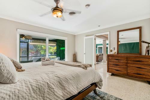 Waterfront - Luxury Villa W Heated Saltwater Pool