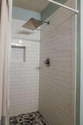 Pool House, Short Drive To Beach, Grill, Smart Tv