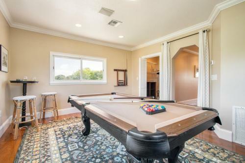Sunflower By Avantstay Pool, Bbq, Pool Table & Outdoor Dining