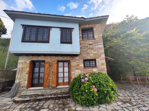 Villa Cozy Blue Stone House With A Great Sea View.