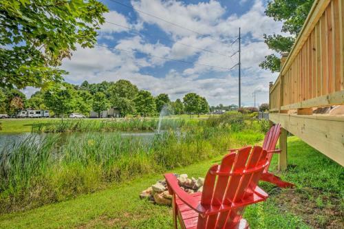 Lakeside Tiny Home Retreat With Pool And Hot Tub