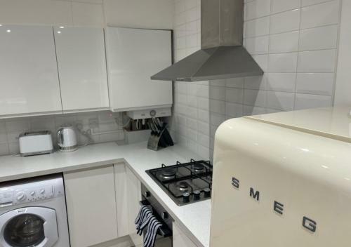 Canterbury Holiday Apartment Sleeps 6