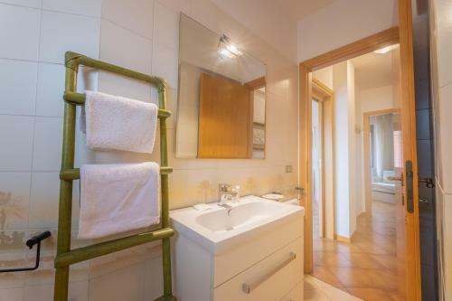 Apartamento Appartamento Con Terrazza (Wi-fi, Free Parking)