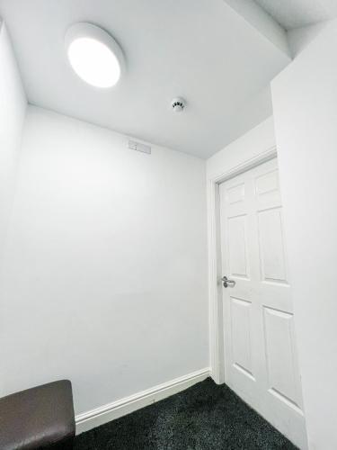 Host Liverpool - Stylish Living Space Apartments
