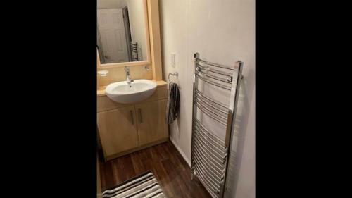 Charming 2-bed Lodge In Pwllheli North Wales