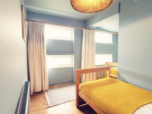 La Mare- 3 Bed-sea View-trearddur Bay