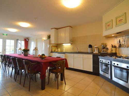 Luxury Holiday Home With Jacuzzi In Noordbeemster