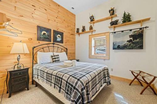 Mountain Retreat With Hottub And Views