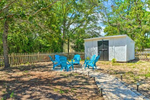 Just Beachy Island Cottage About 1 Mi To Ocean!