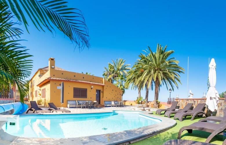 Villa La Pradera de Melo With Climatized Pool On Request & Wifi 600mbs